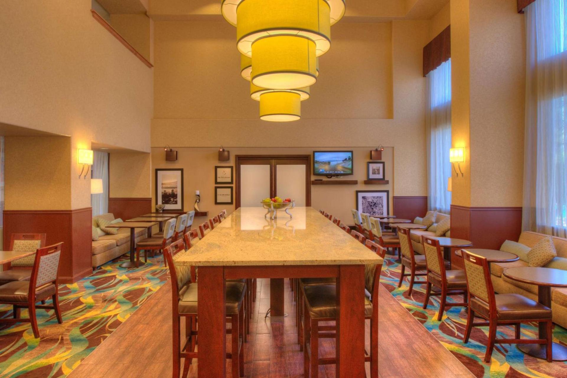 Hampton Inn & Suites Ontario photo 9