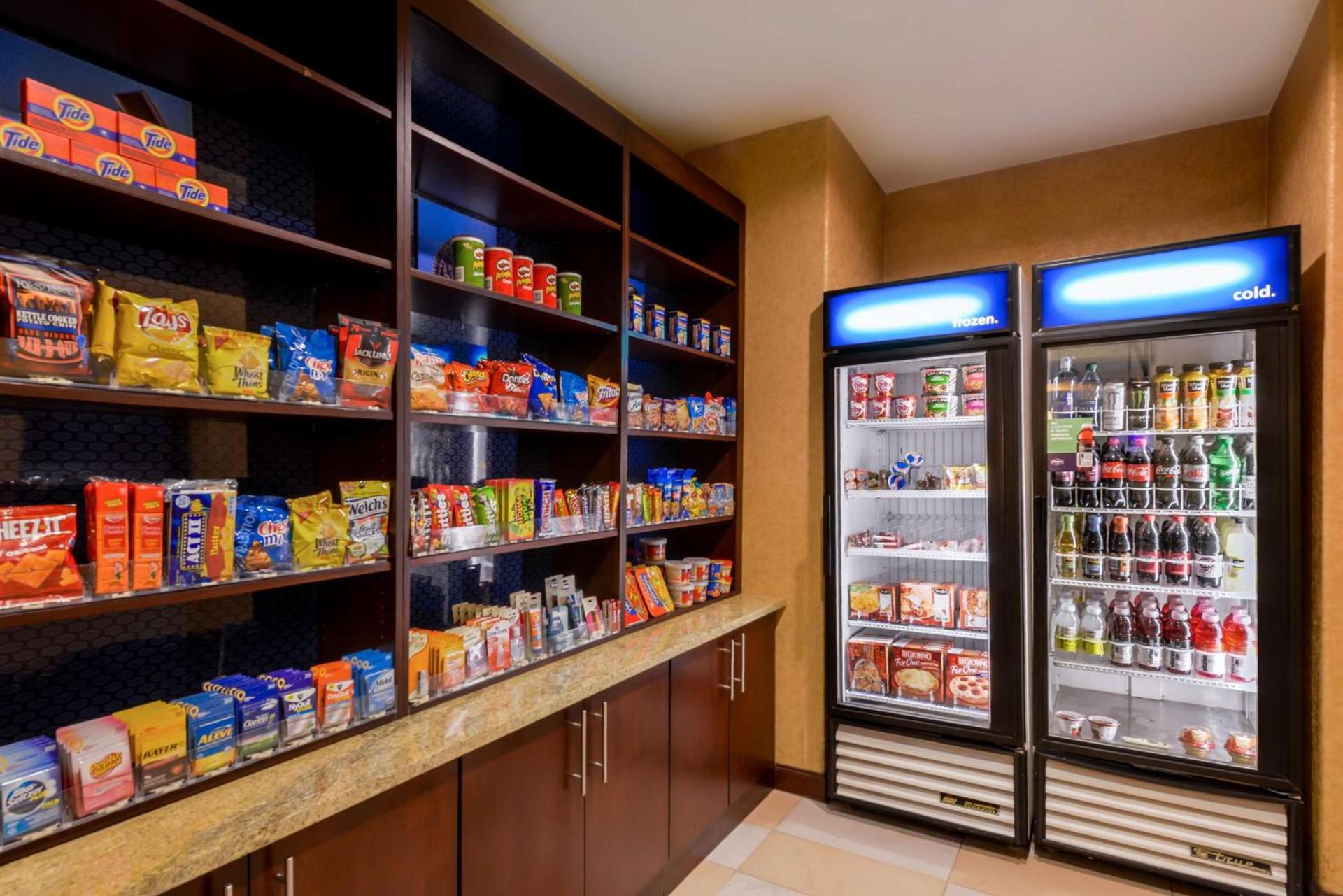 Hampton Inn & Suites Ontario photo 16