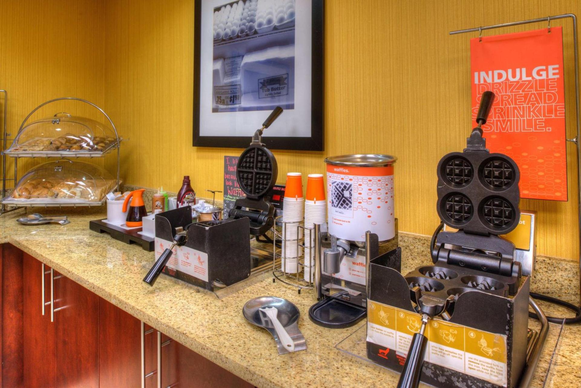 Hampton Inn & Suites Ontario photo 20