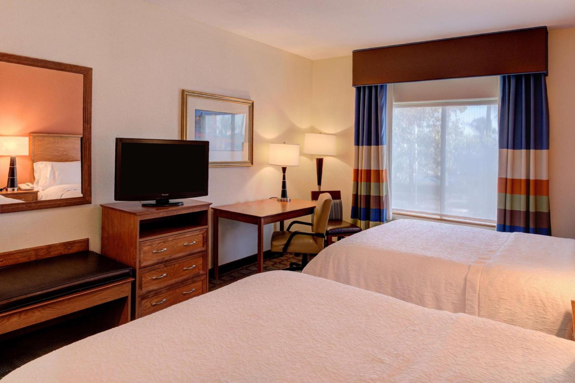 Hampton Inn & Suites Ontario photo 31