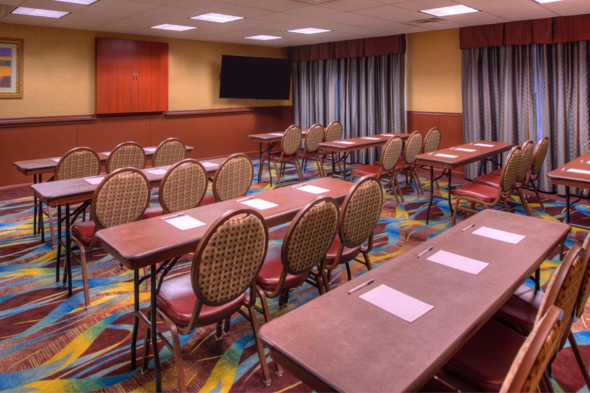 Hampton Inn & Suites Ontario photo 43