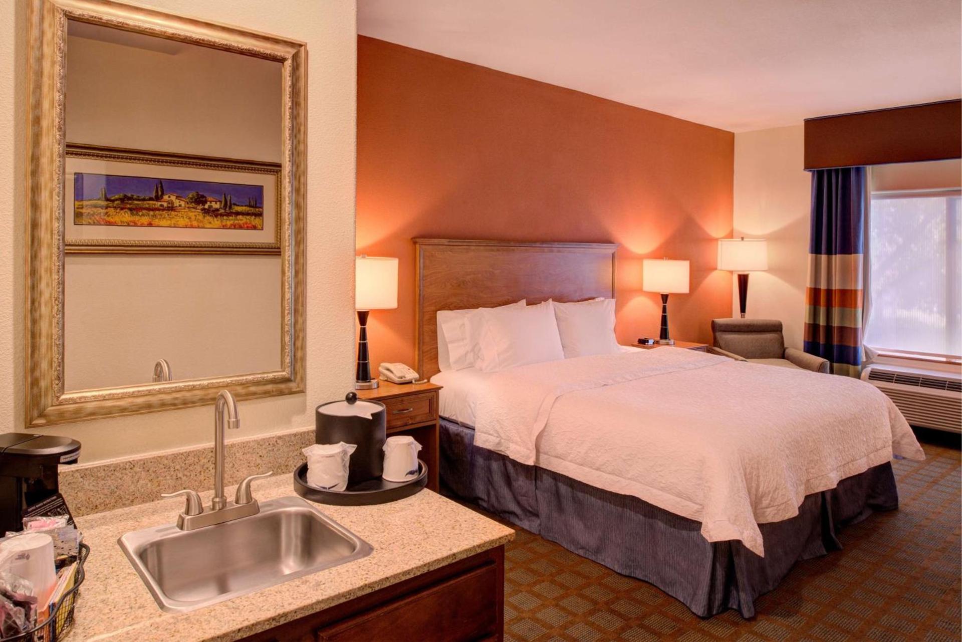 Hampton Inn & Suites Ontario photo 48