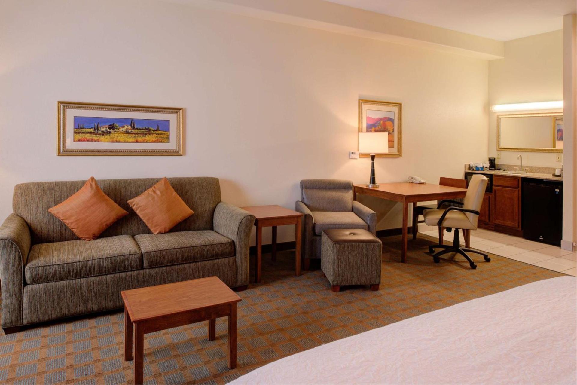 Hampton Inn & Suites Ontario photo 38