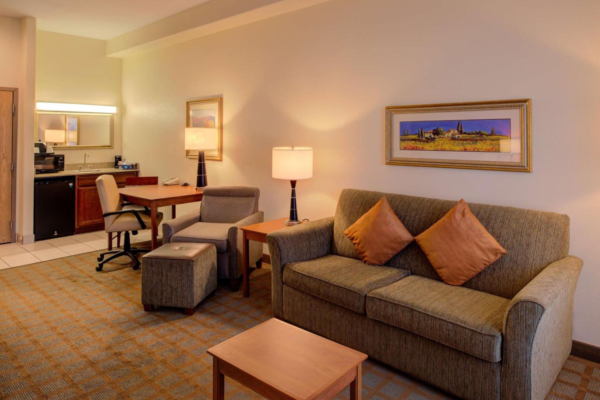 Hampton Inn & Suites Ontario photo 37