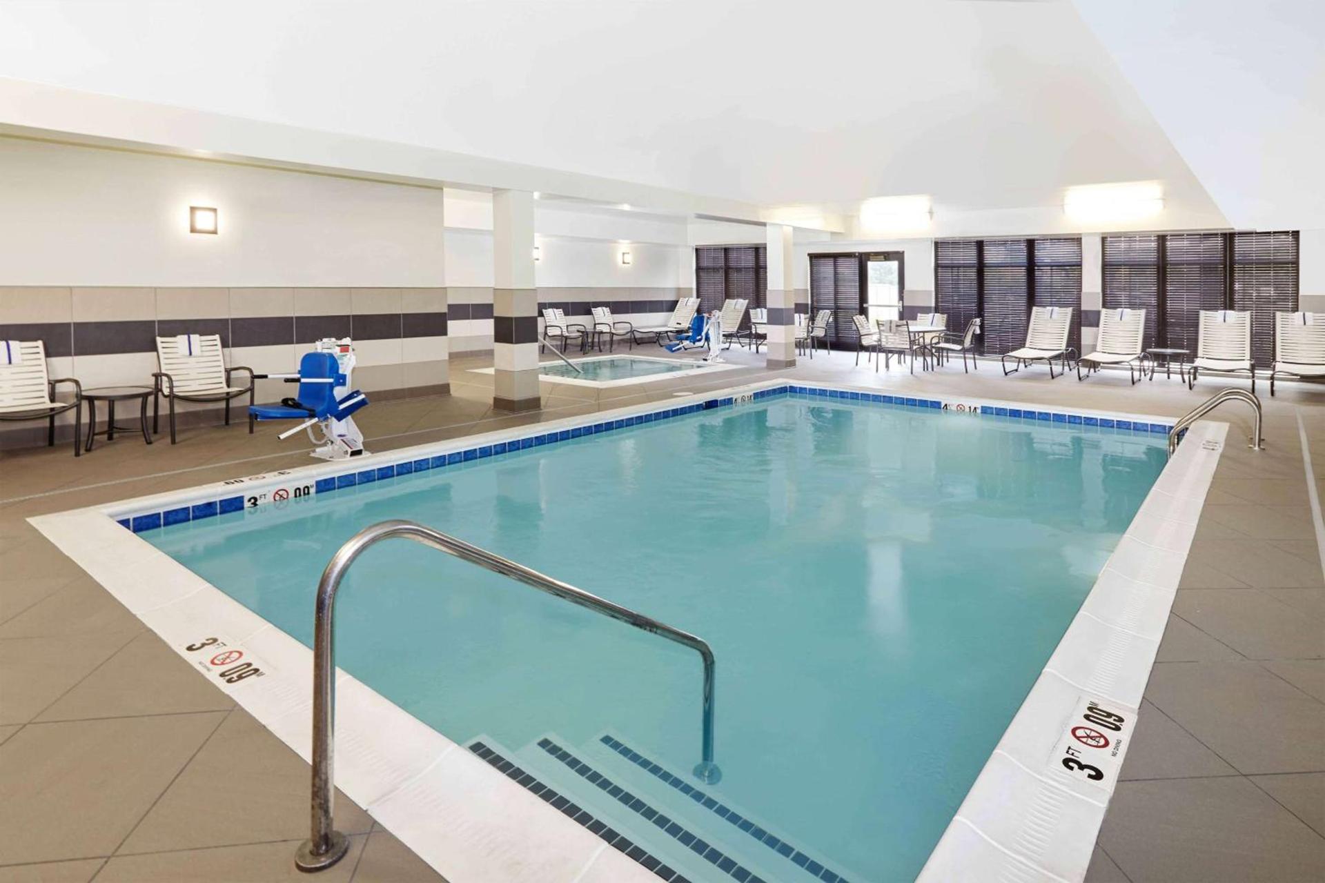 Homewood Suites by Hilton Munster photo 5