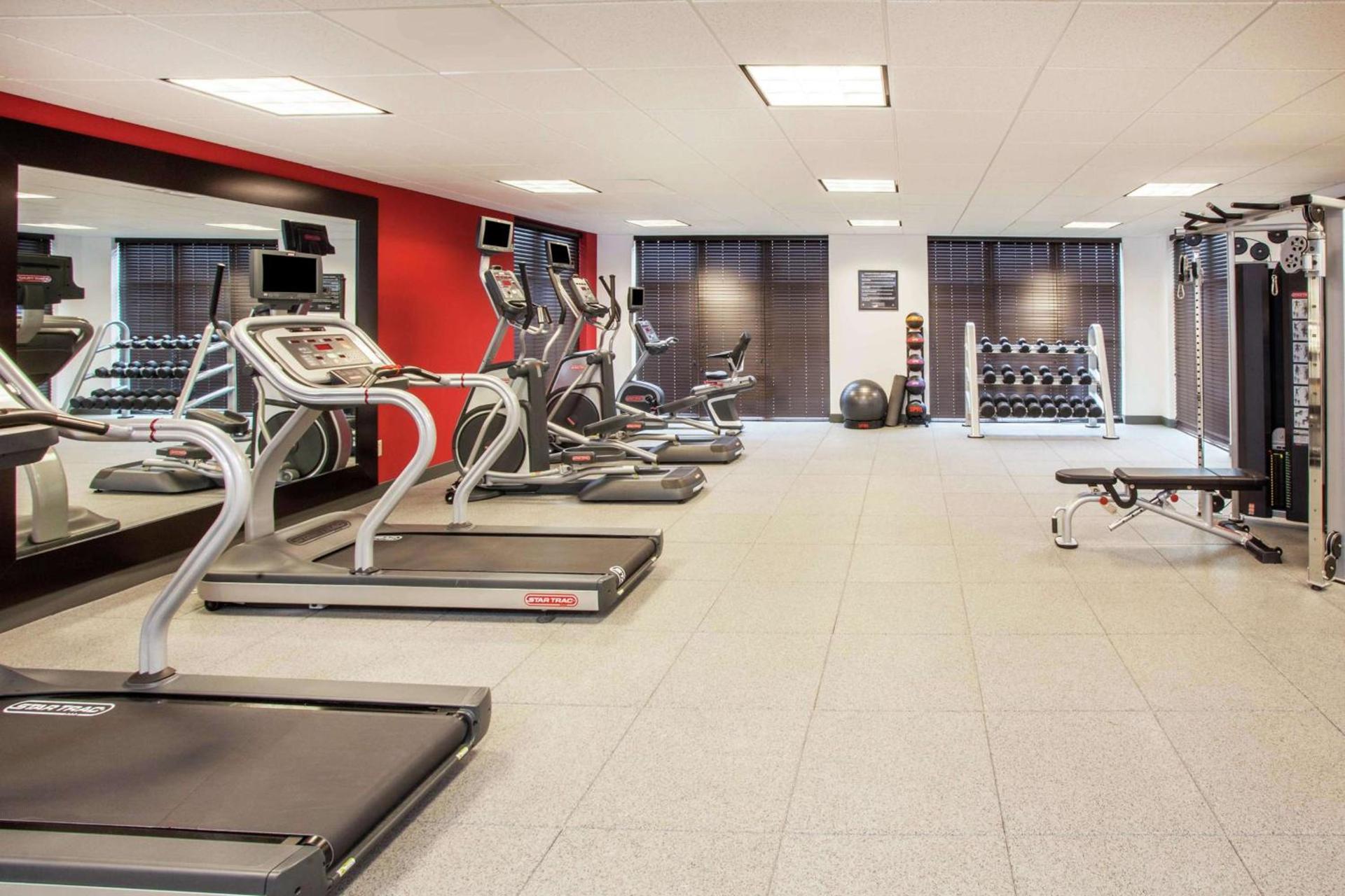 Homewood Suites by Hilton Munster photo 8