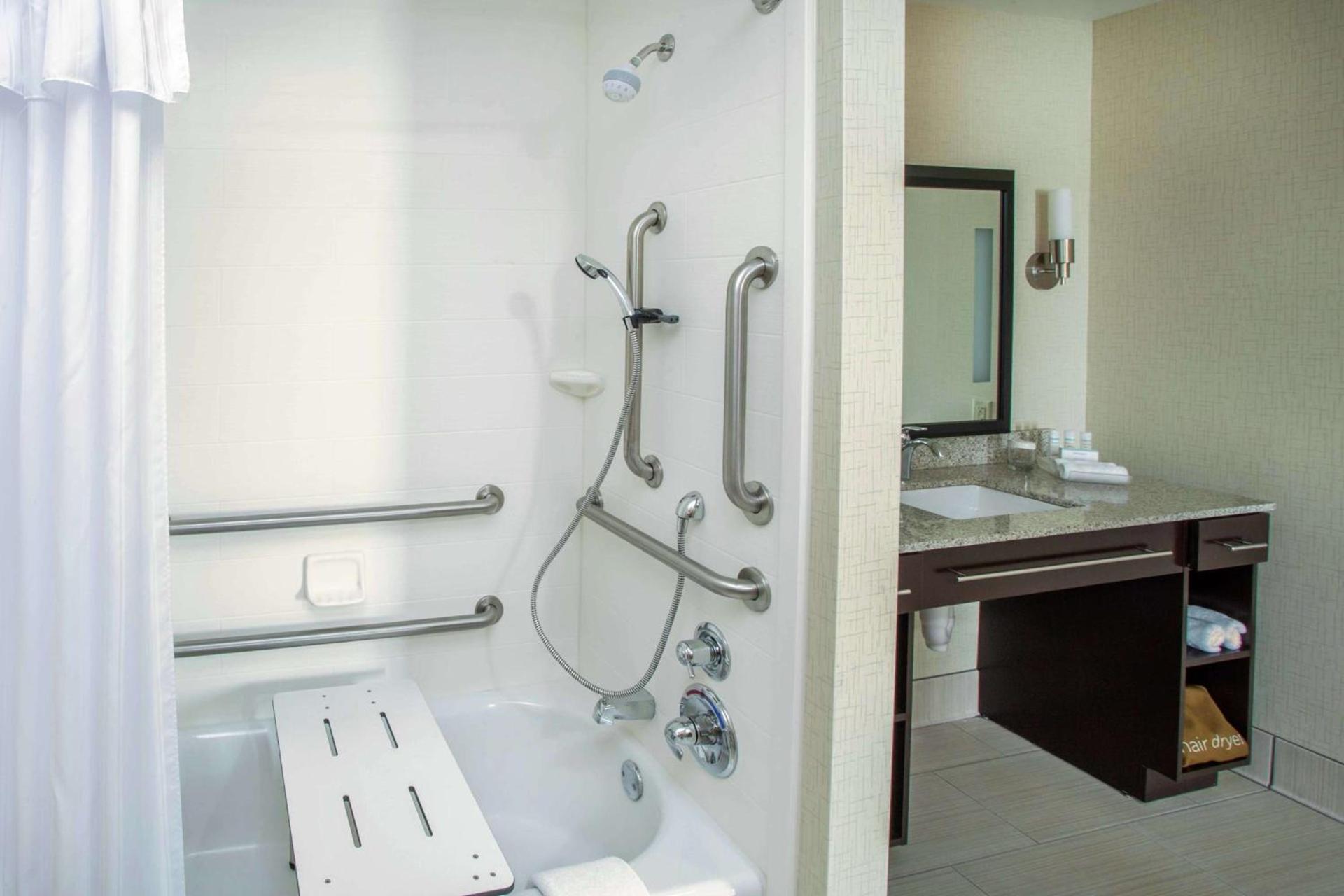 Homewood Suites by Hilton Munster photo 10