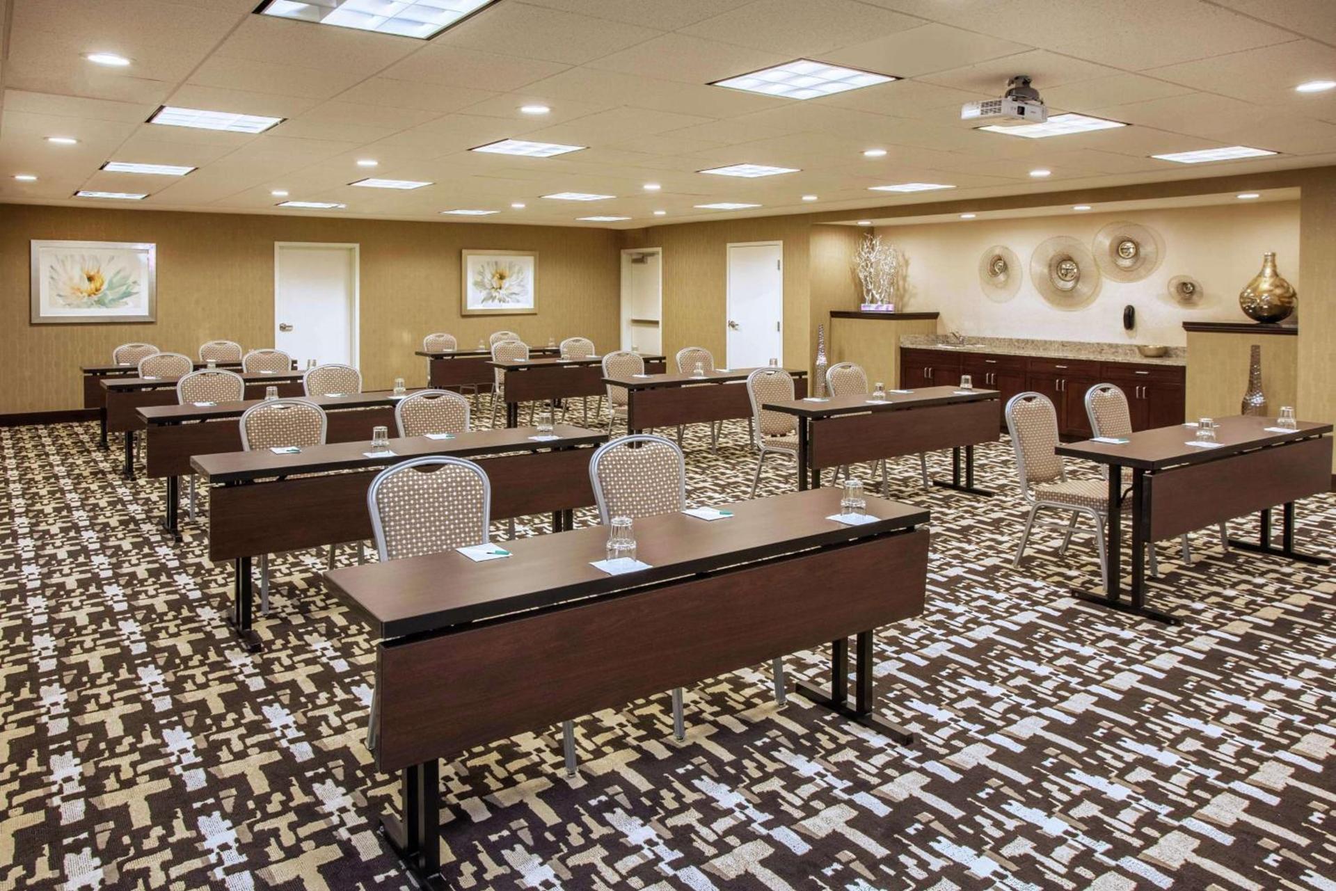 Homewood Suites by Hilton Munster photo 17