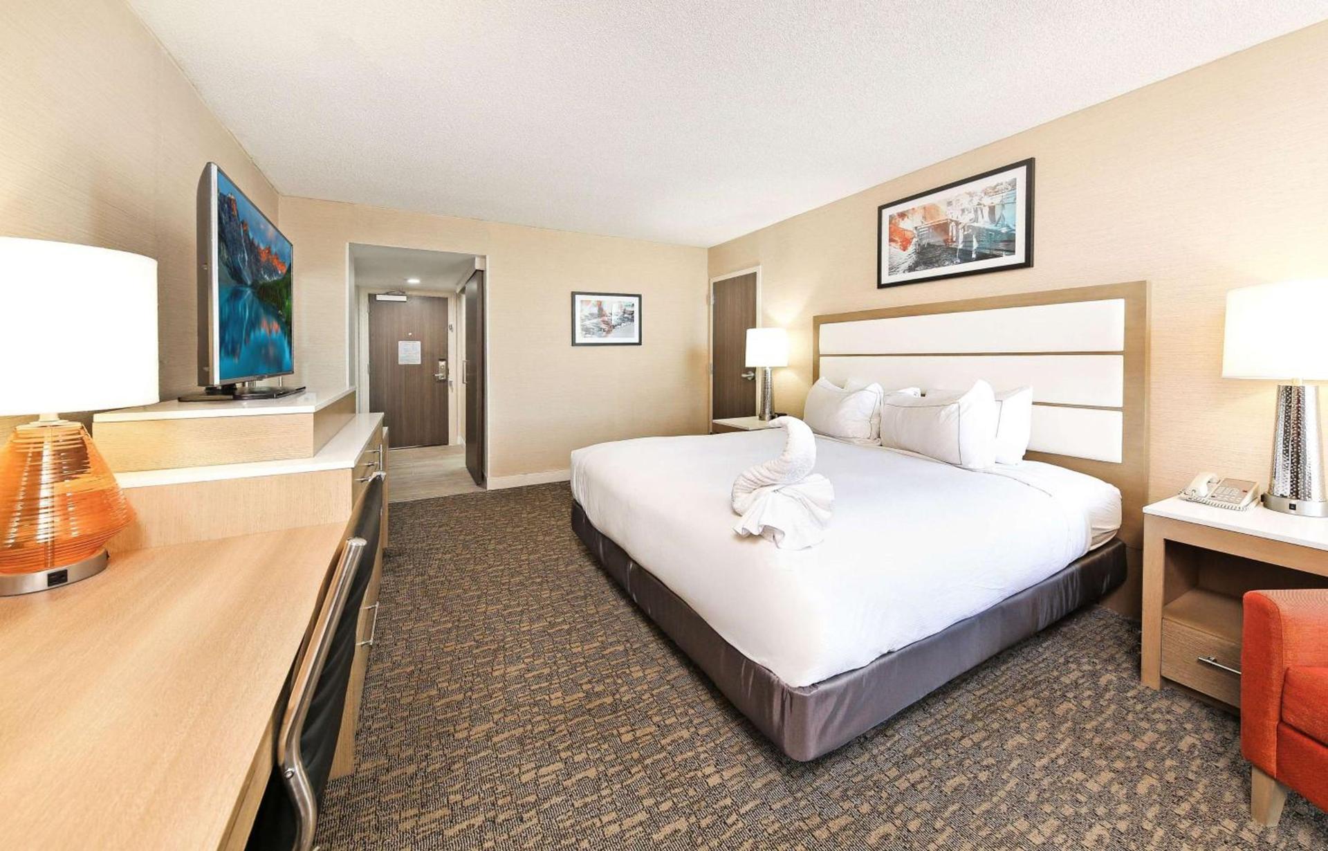 DoubleTree by Hilton Virginia Beach photo 15