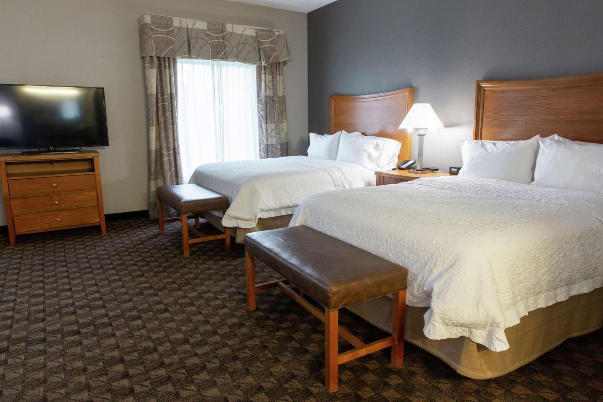 Hampton Inn & Suites Chesapeake-Square Mall photo 6