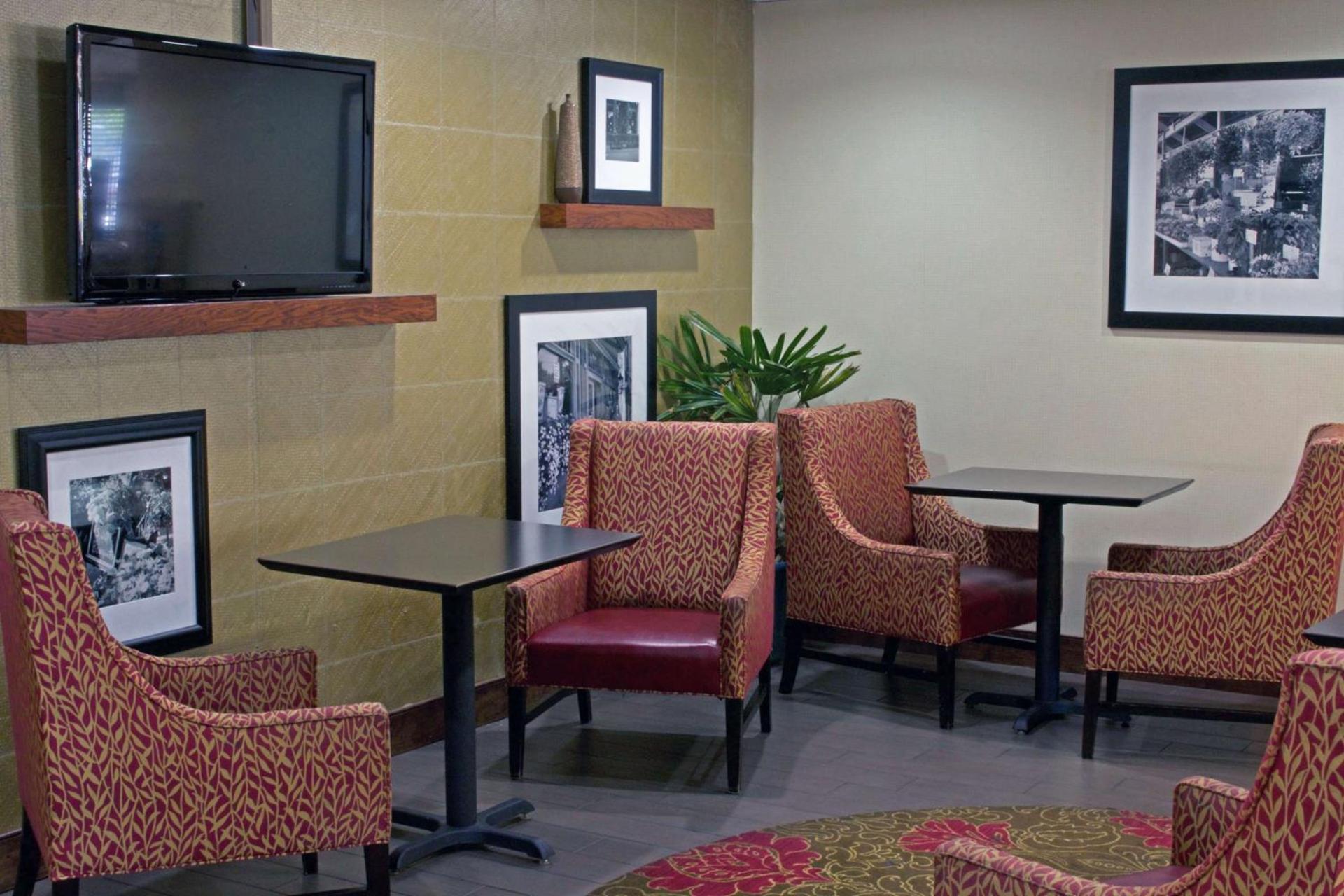 Hampton Inn Norfolk/Chesapeake - Greenbrier Area photo 4
