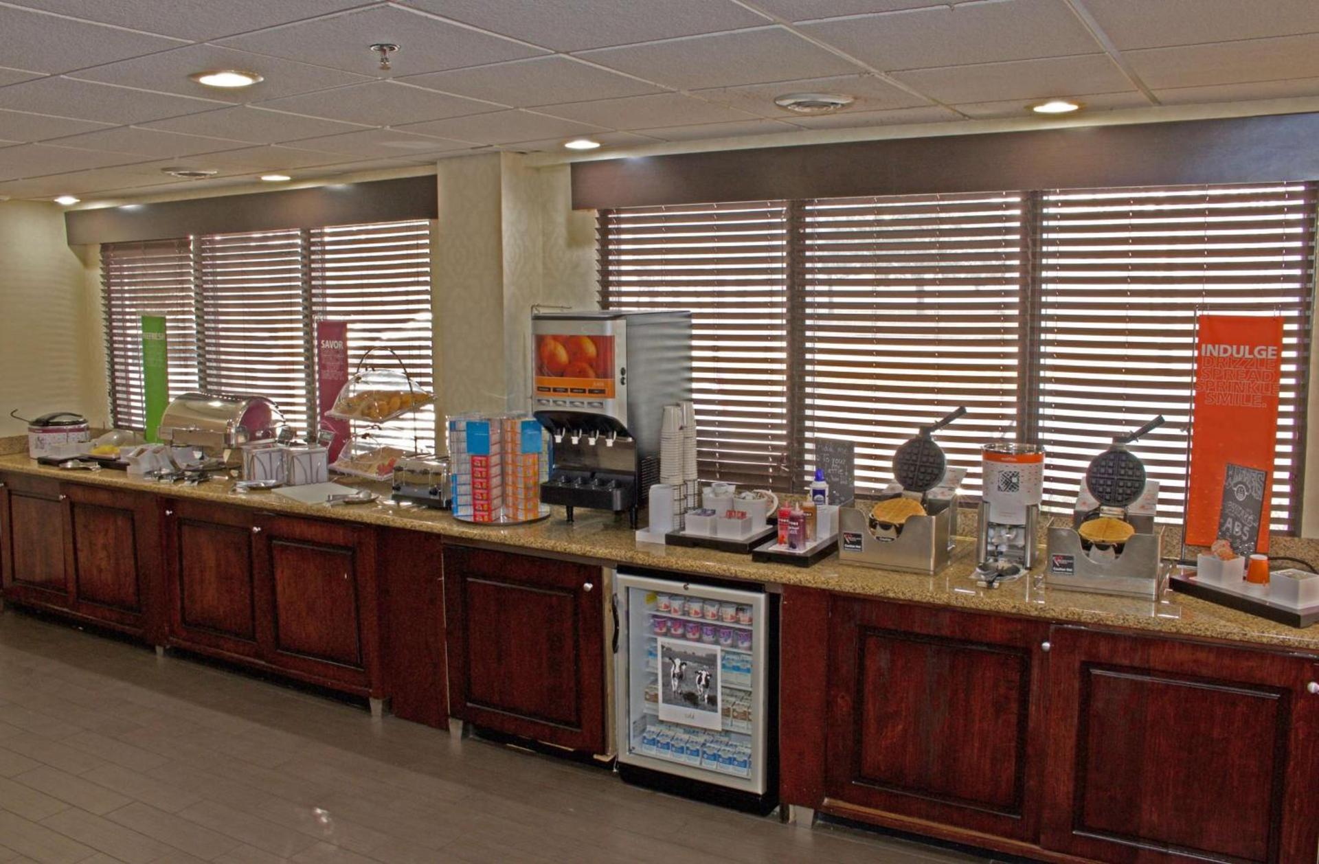 Hampton Inn Norfolk/Chesapeake - Greenbrier Area photo 9