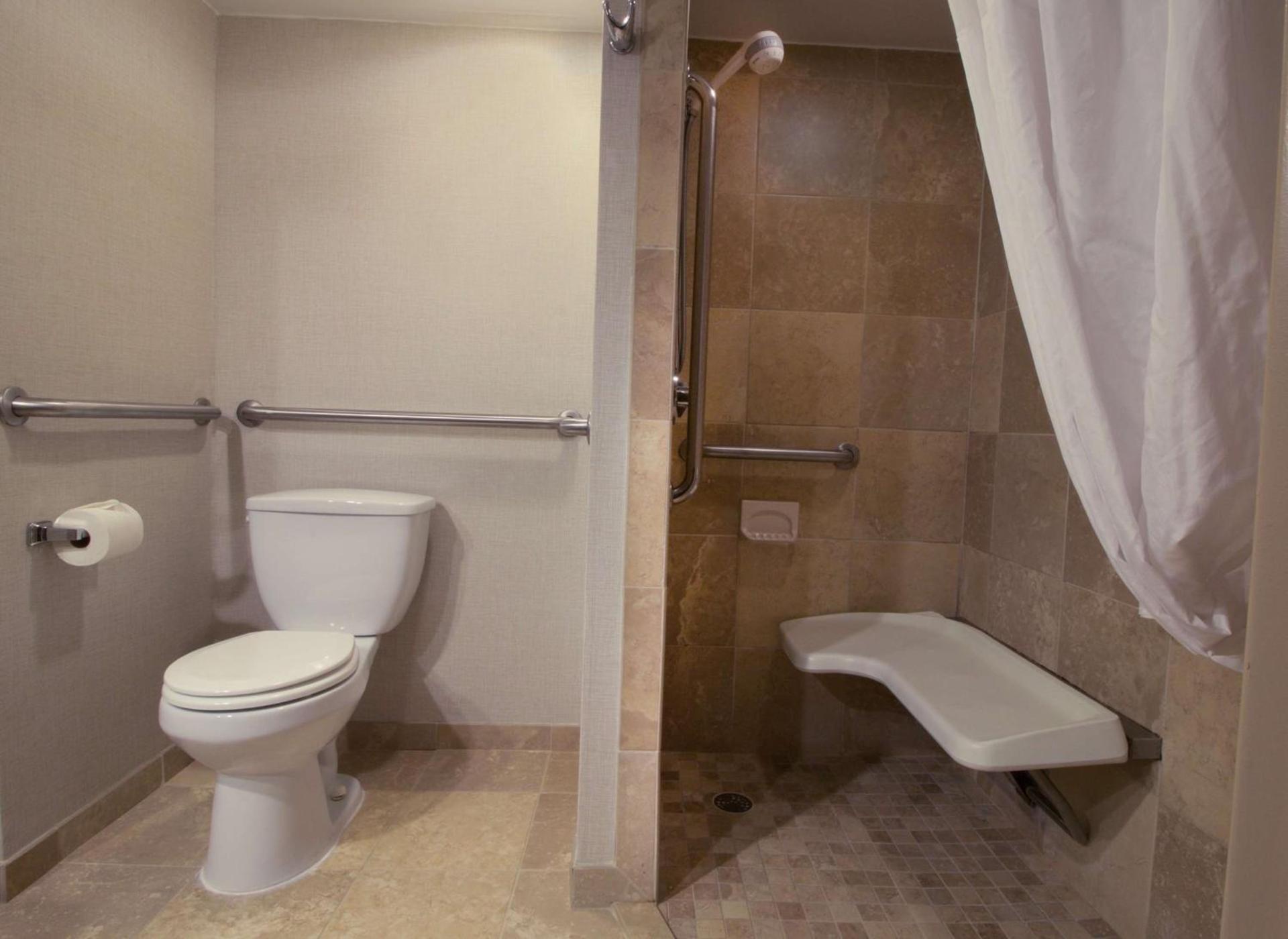 Hampton Inn Norfolk/Chesapeake - Greenbrier Area photo 15