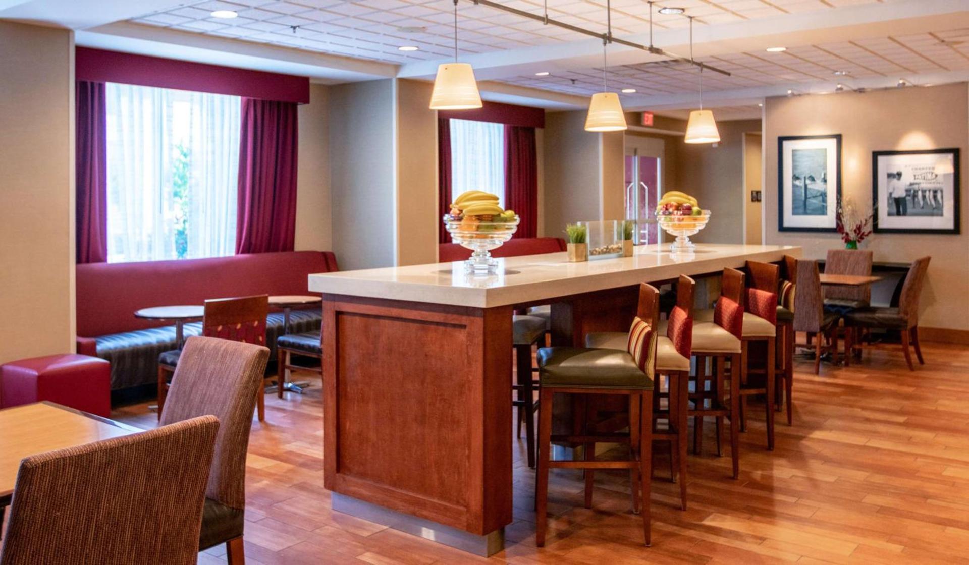 Hampton Inn Gloucester photo 13