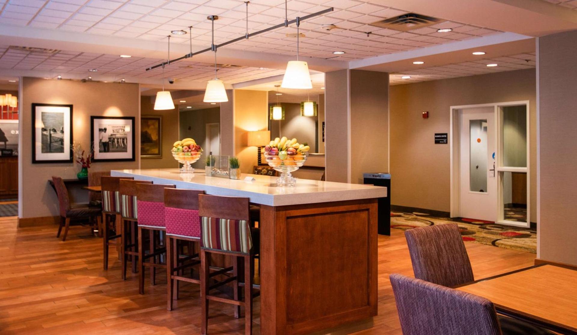 Hampton Inn Gloucester photo 19