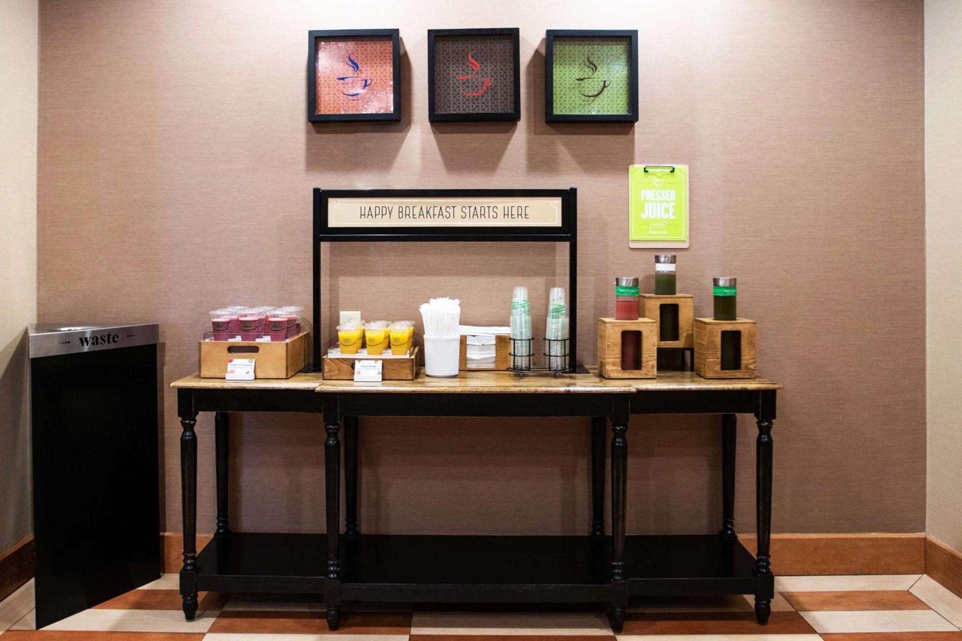 Hampton Inn Gloucester photo 21