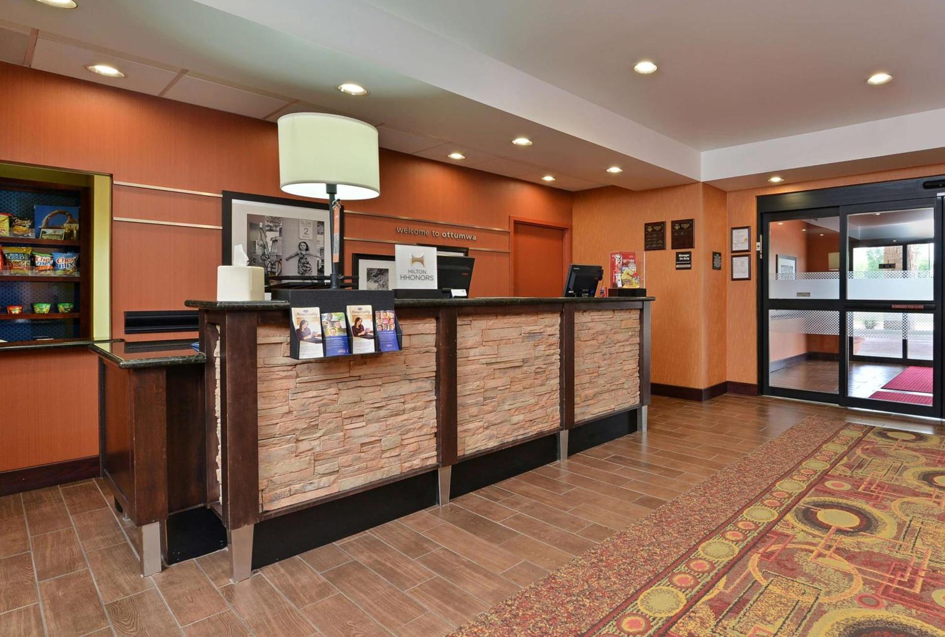 Hampton Inn Ottumwa photo 7