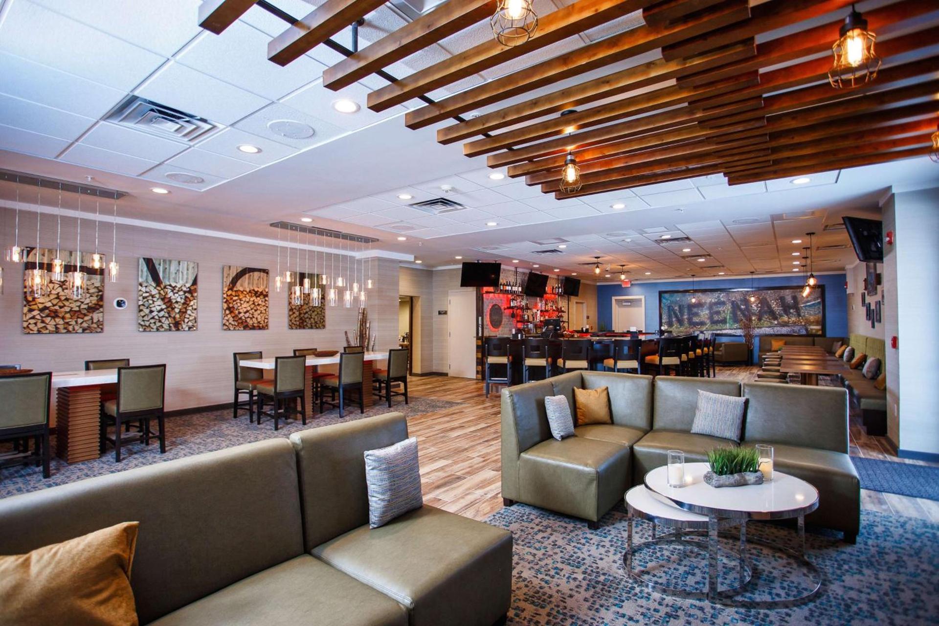 DoubleTree by Hilton Neenah photo 7