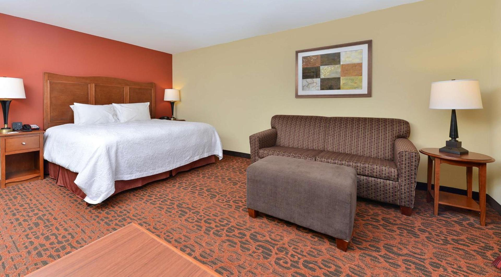 Hampton Inn Ottumwa photo 19