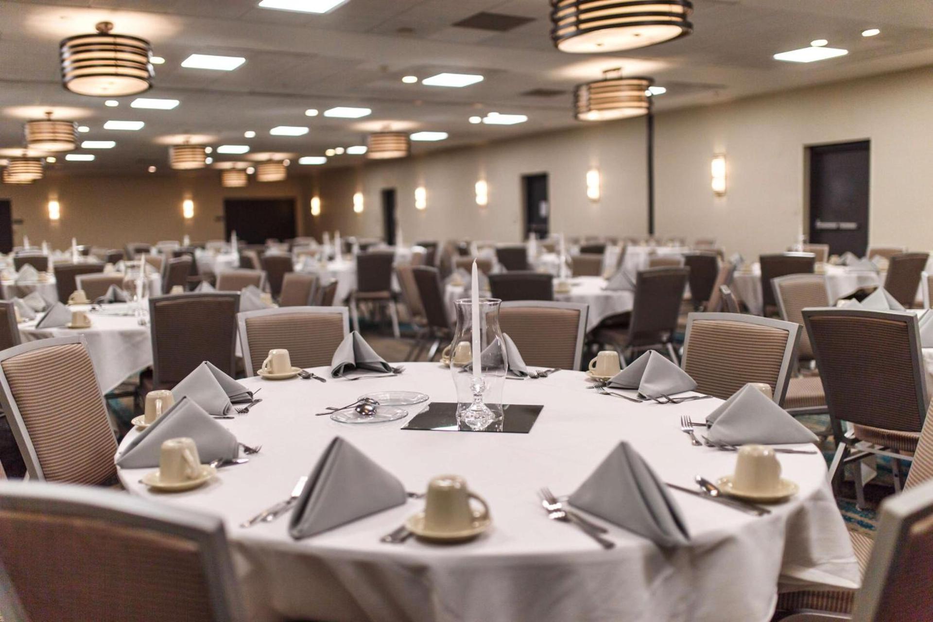 DoubleTree by Hilton Neenah photo 34