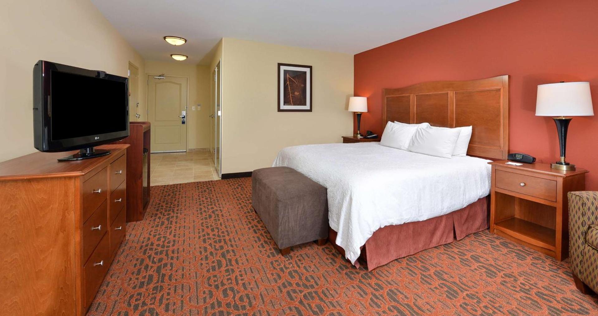 Hampton Inn Ottumwa photo 34