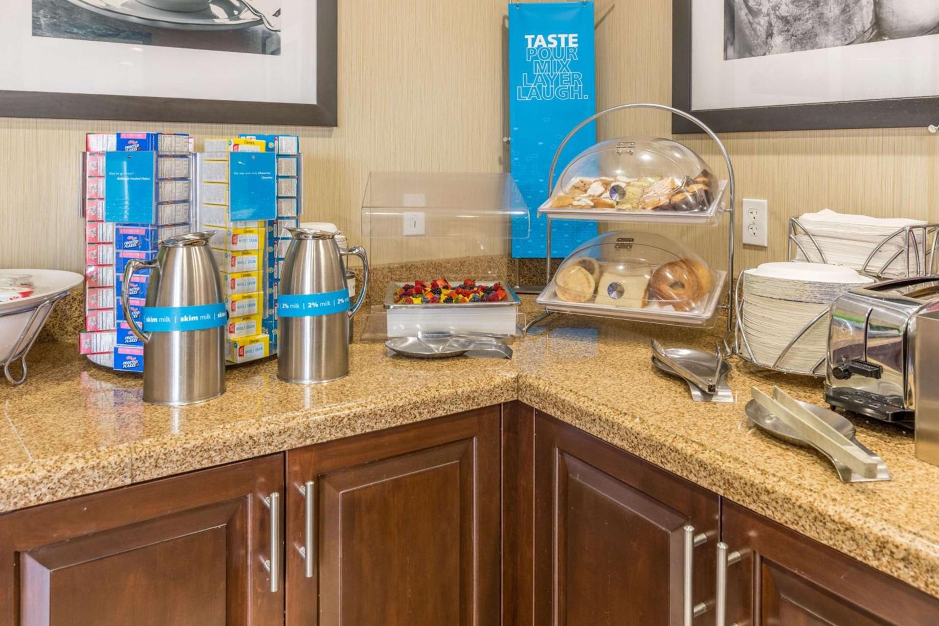 Hampton Inn Owensboro photo 8