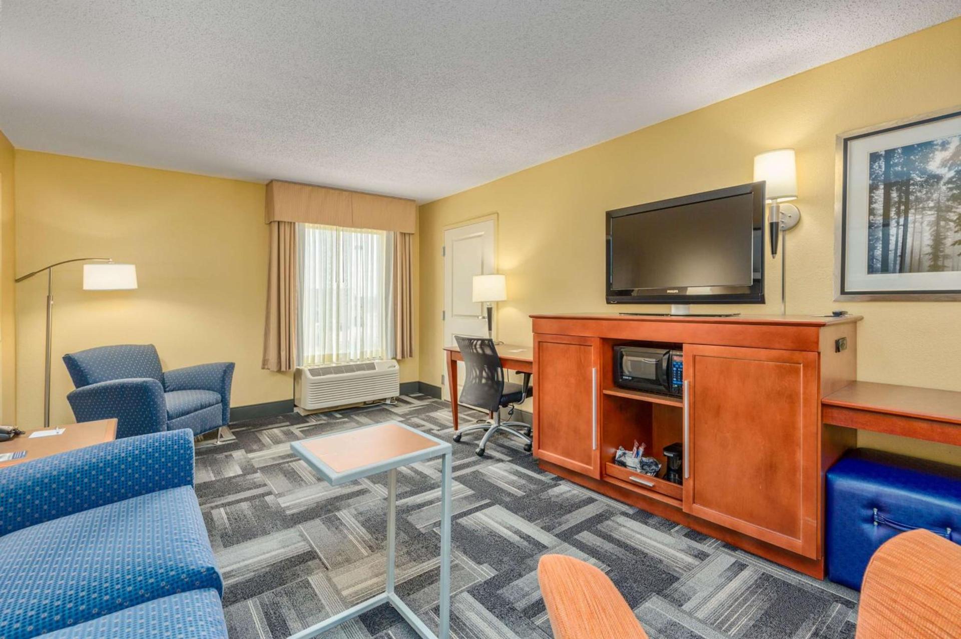 Hampton Inn Owensboro photo 15
