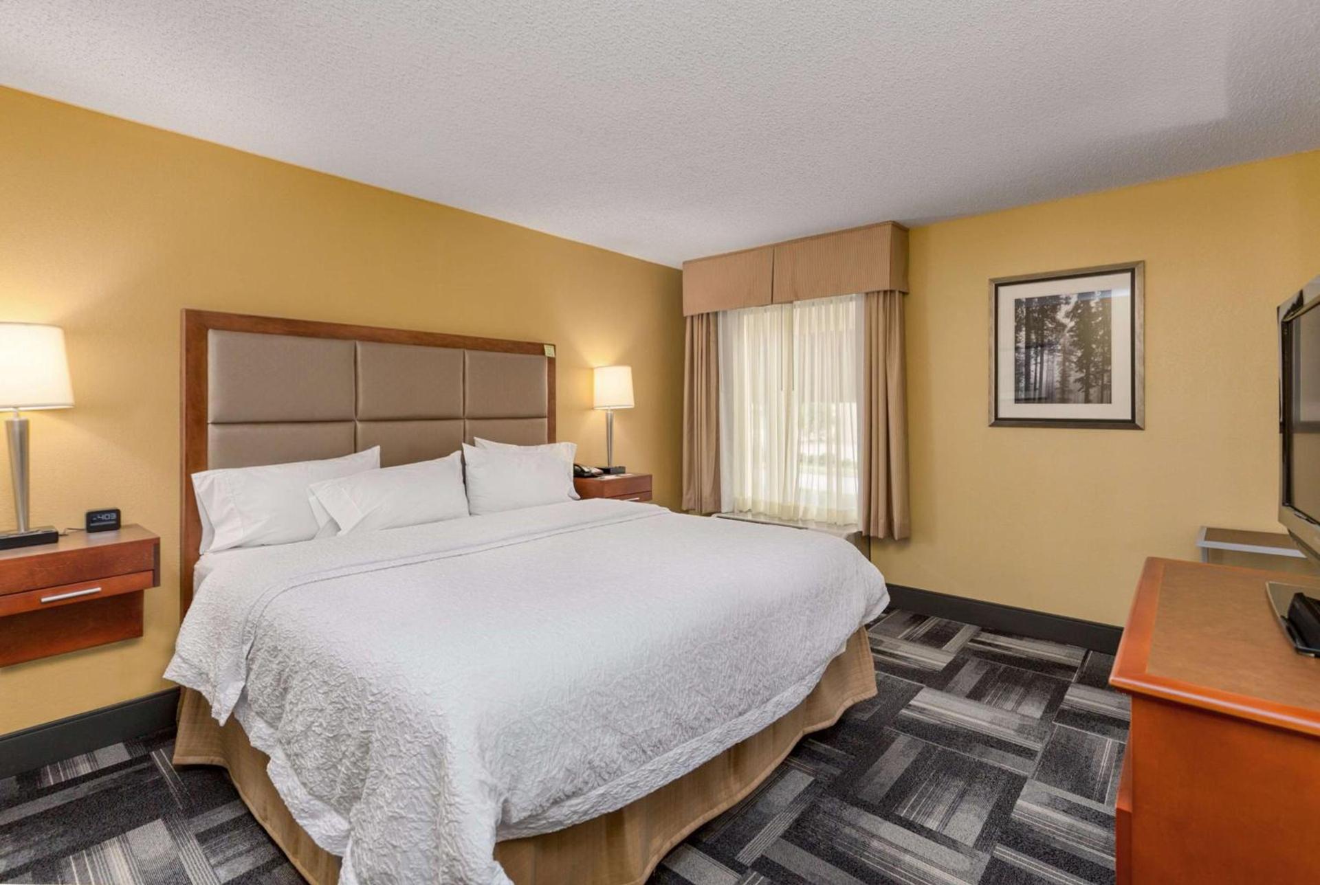 Hampton Inn Owensboro photo 23
