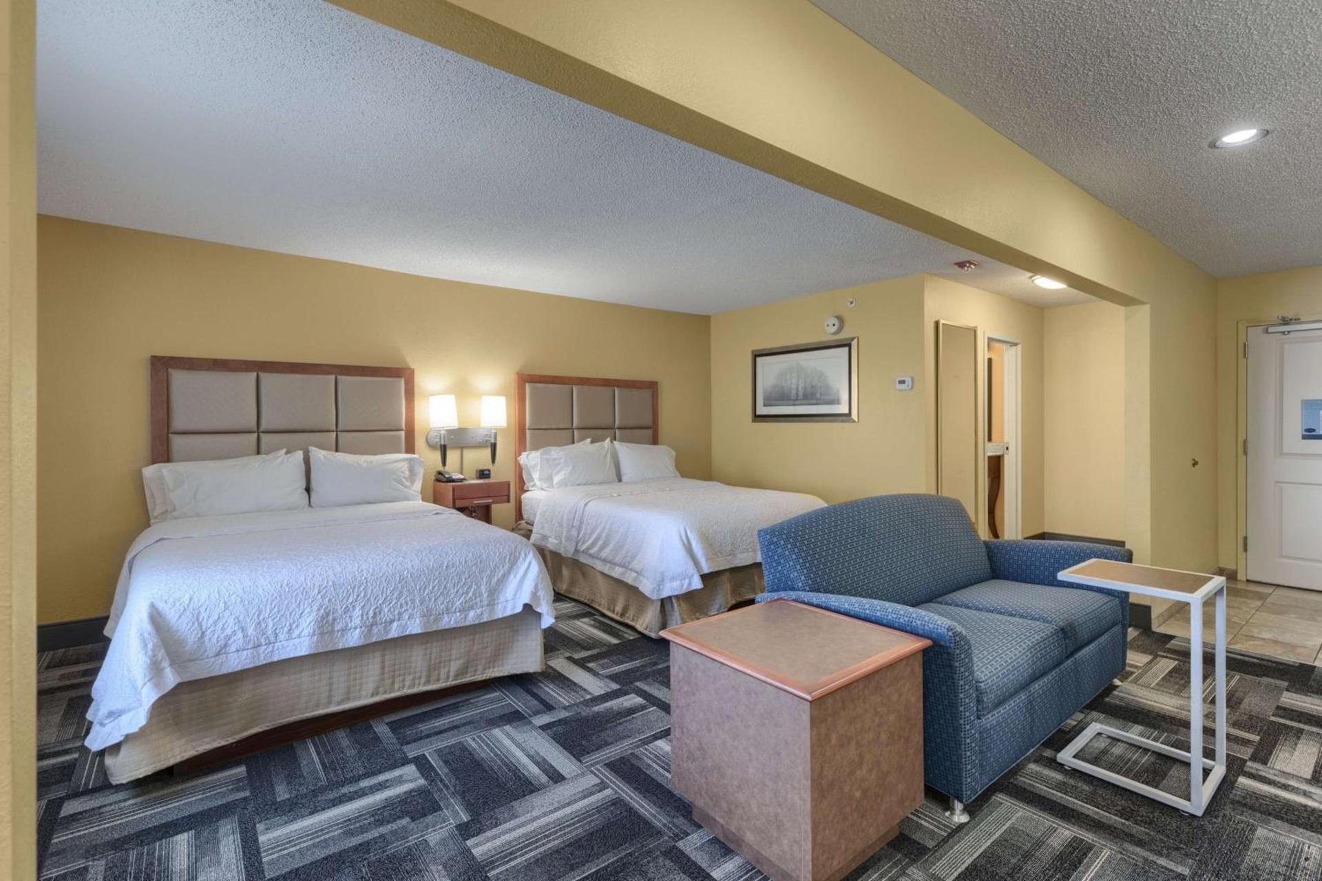 Hampton Inn Owensboro photo 26