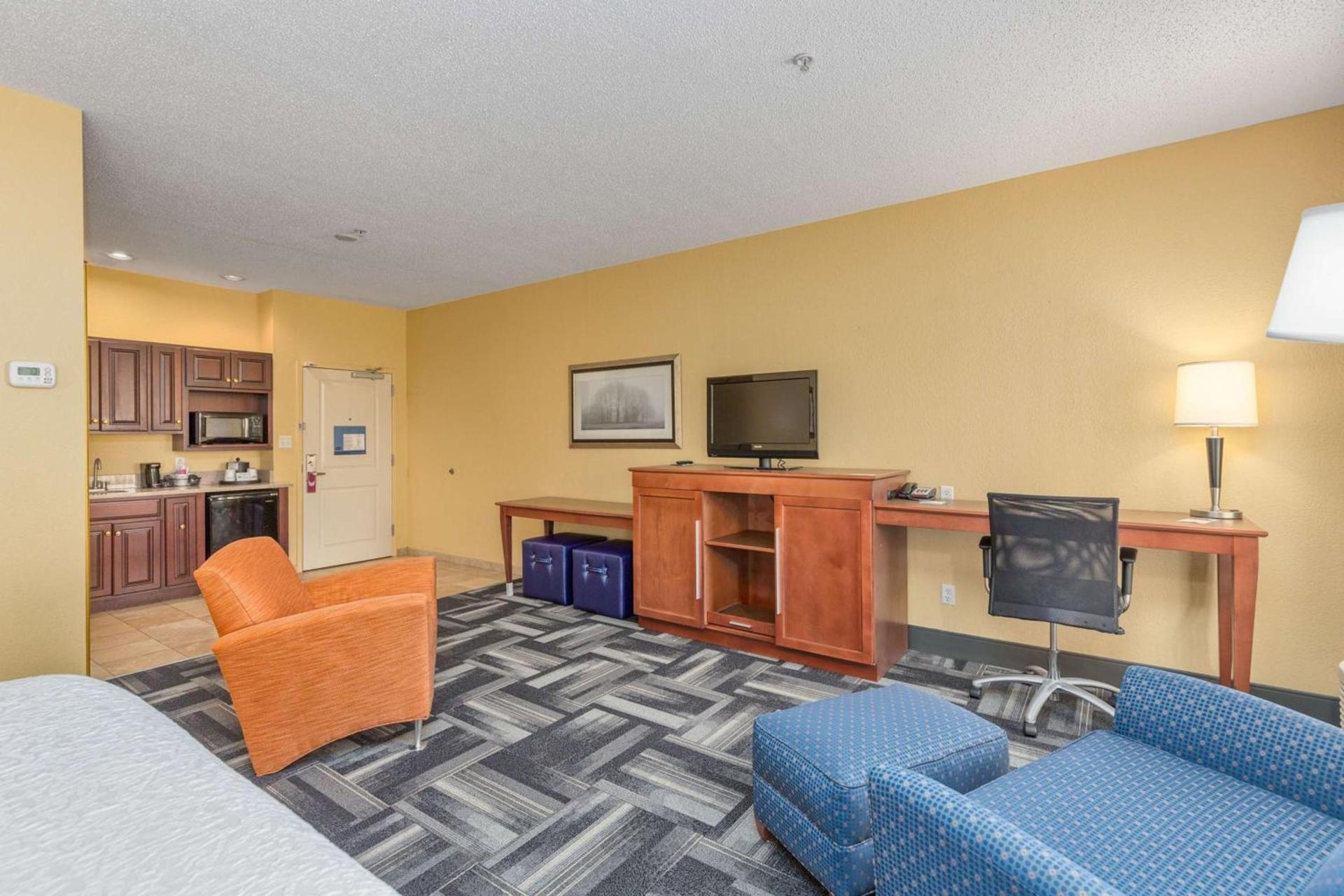 Hampton Inn Owensboro photo 27