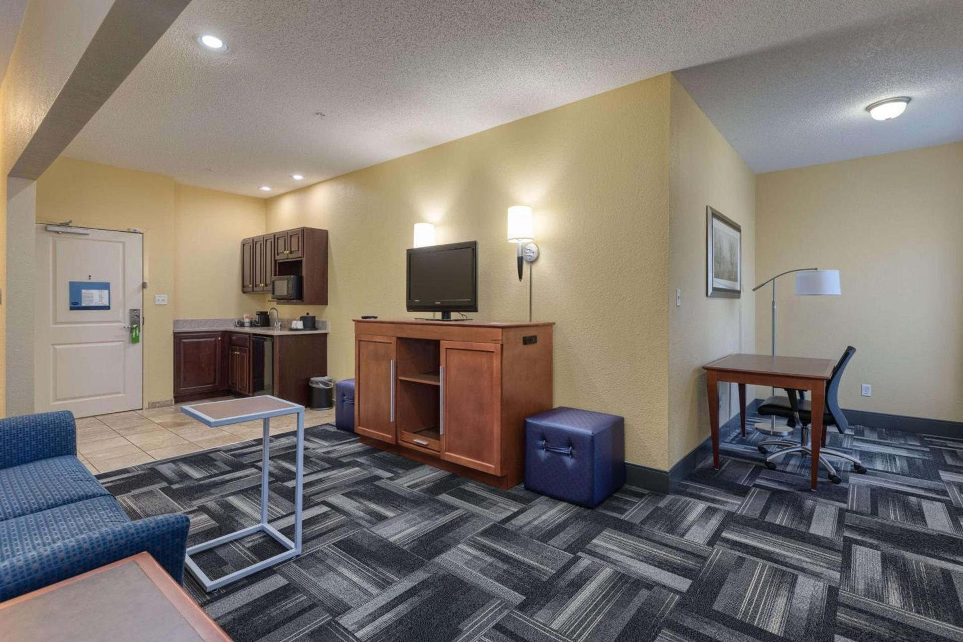 Hampton Inn Owensboro photo 28
