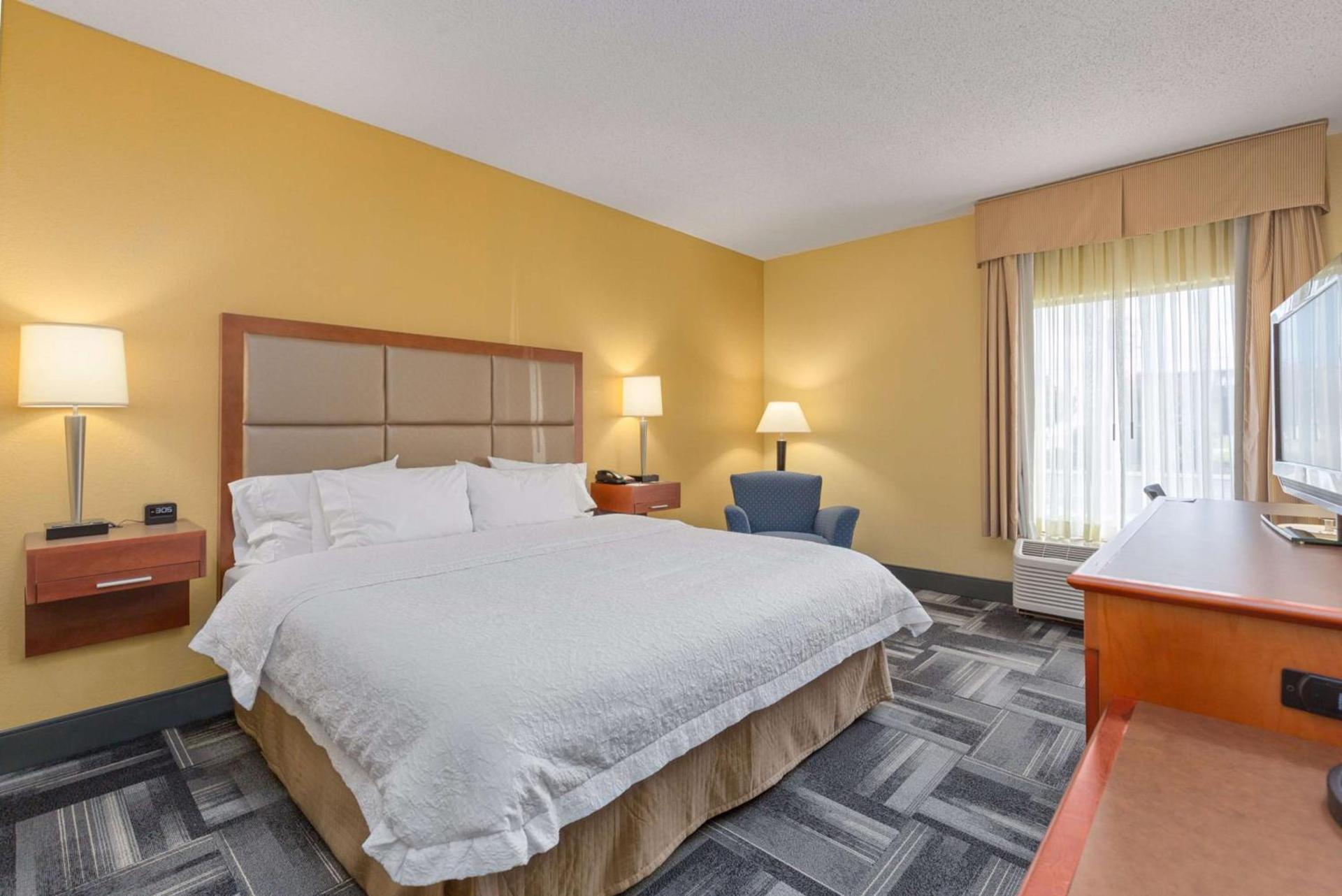 Hampton Inn Owensboro photo 31