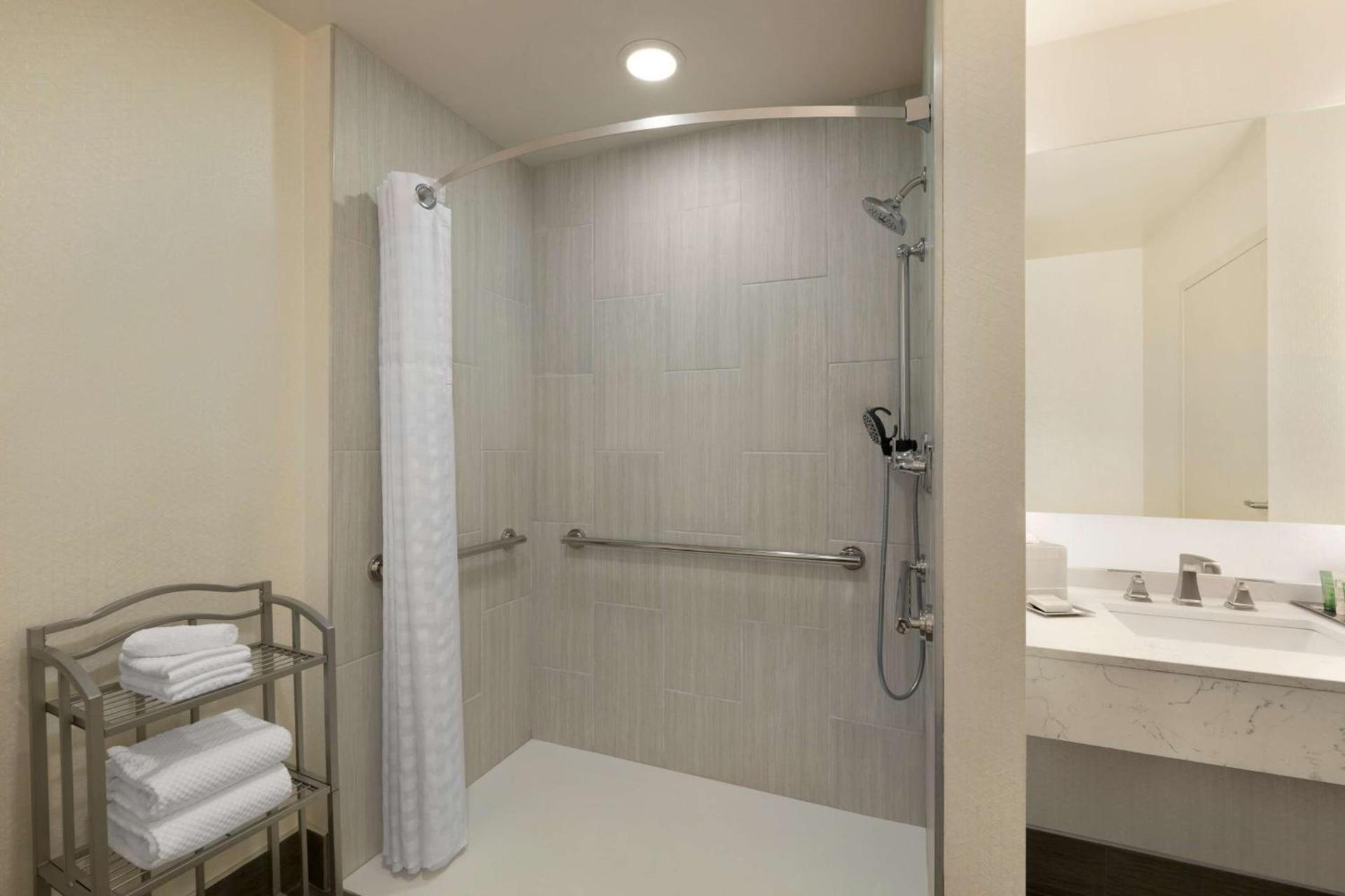 Hilton Greenville photo 23