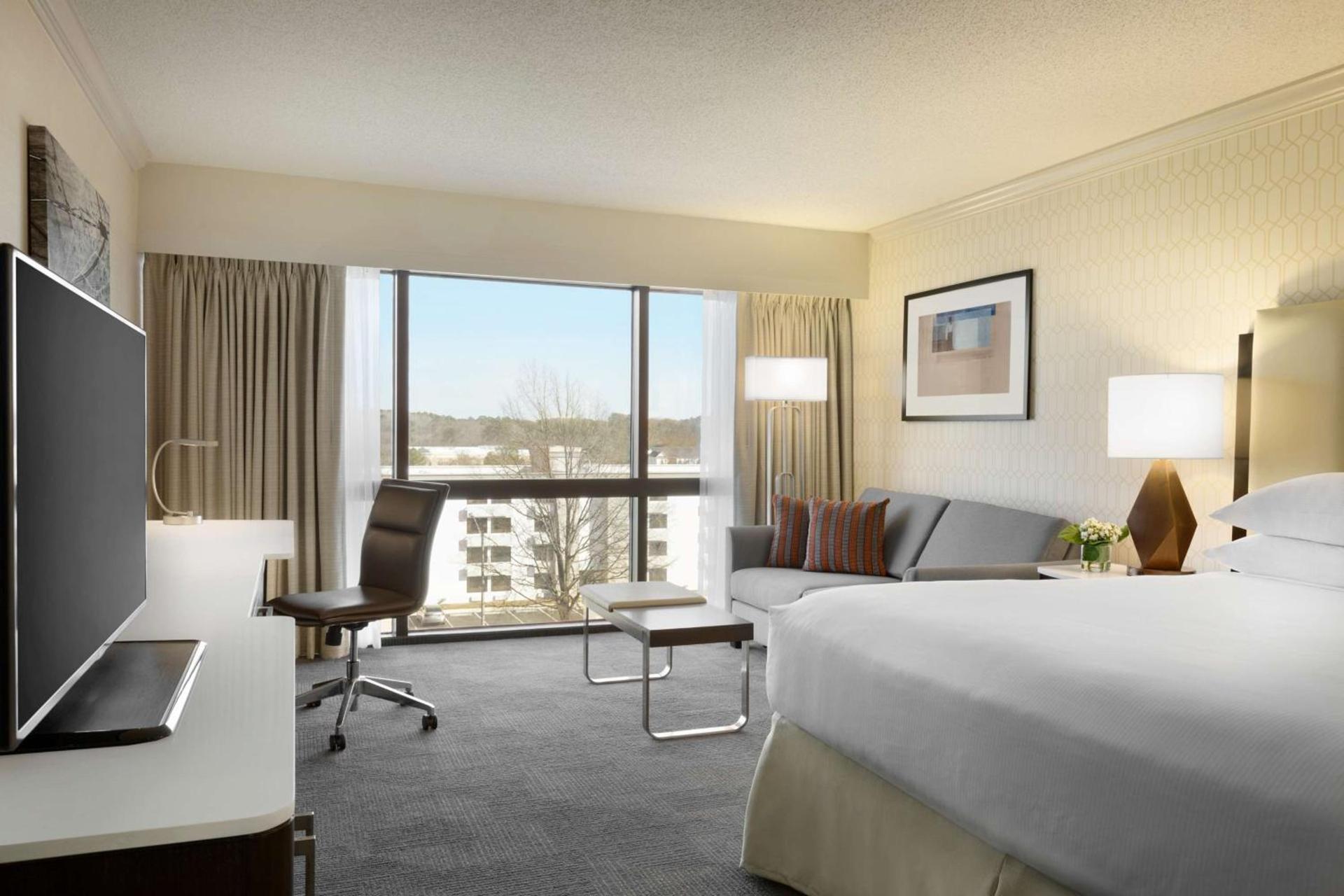 Hilton Greenville photo 37