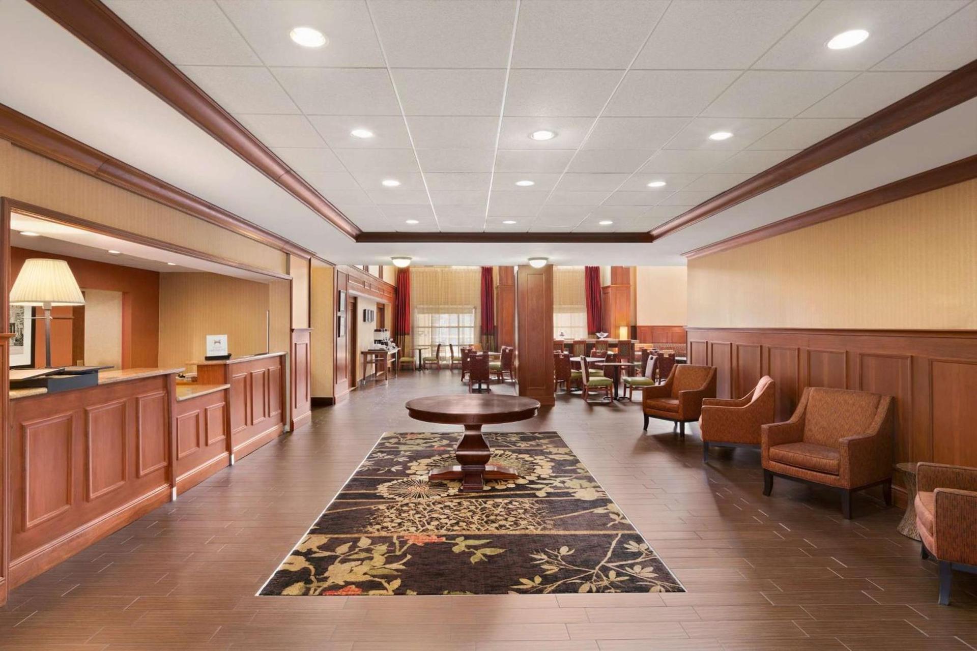 Hampton Inn & Suites Williamsburg Historic District photo 2