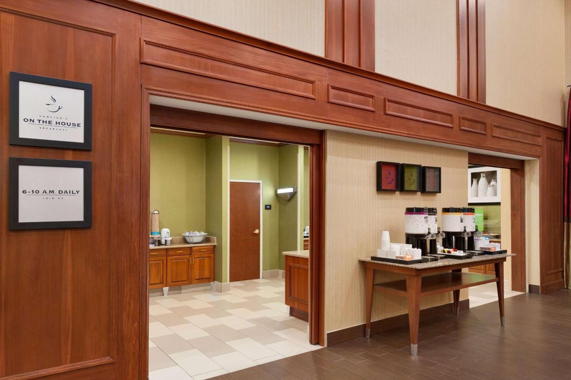 Hampton Inn & Suites Williamsburg Historic District photo 26