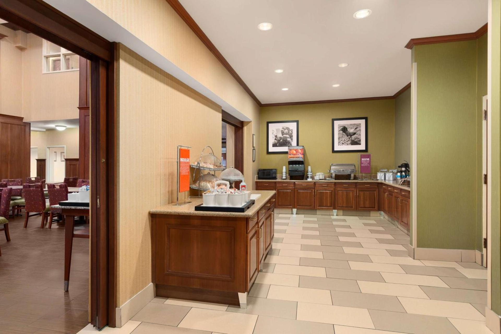 Hampton Inn & Suites Williamsburg Historic District photo 9
