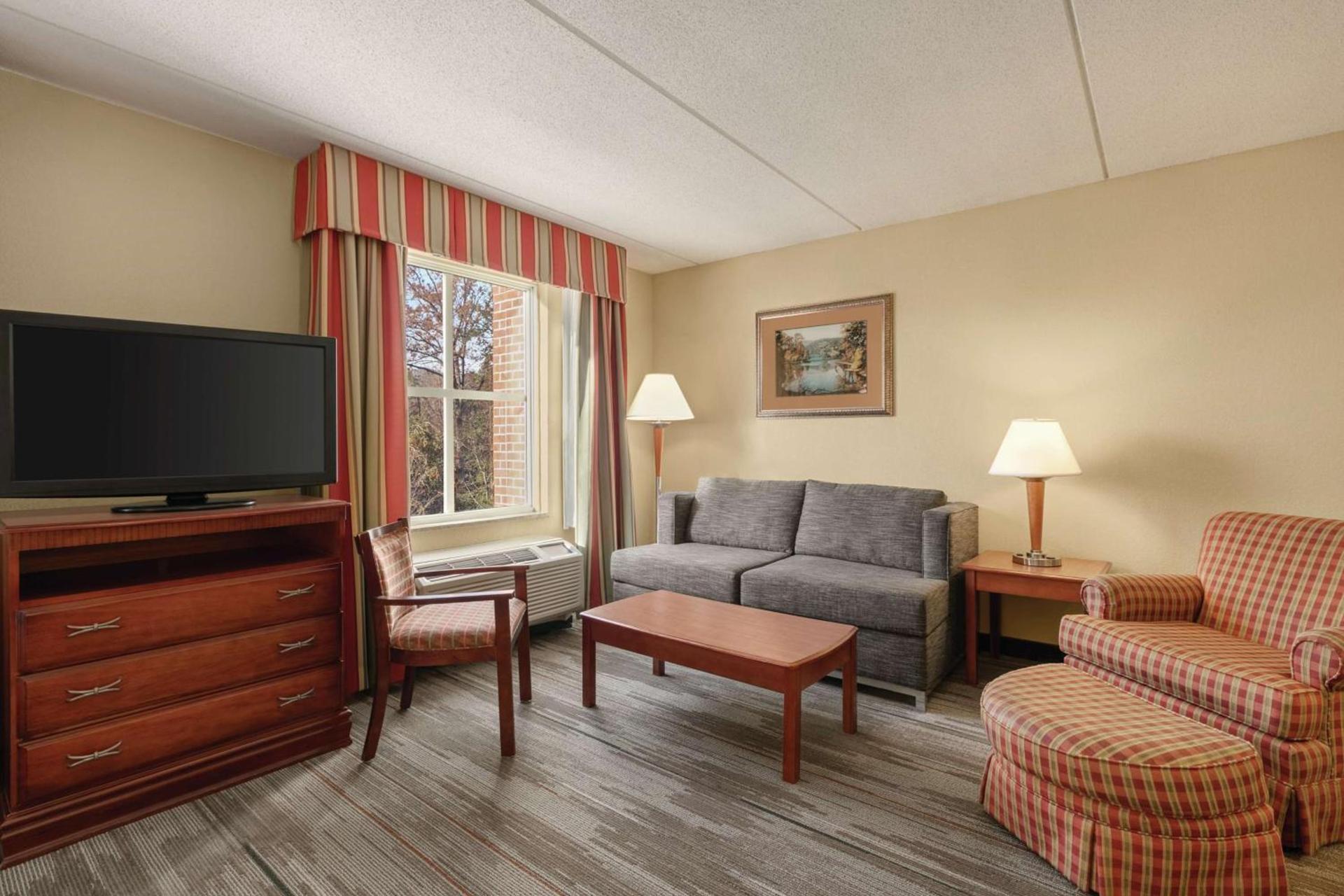 Hampton Inn & Suites Williamsburg Historic District photo 20