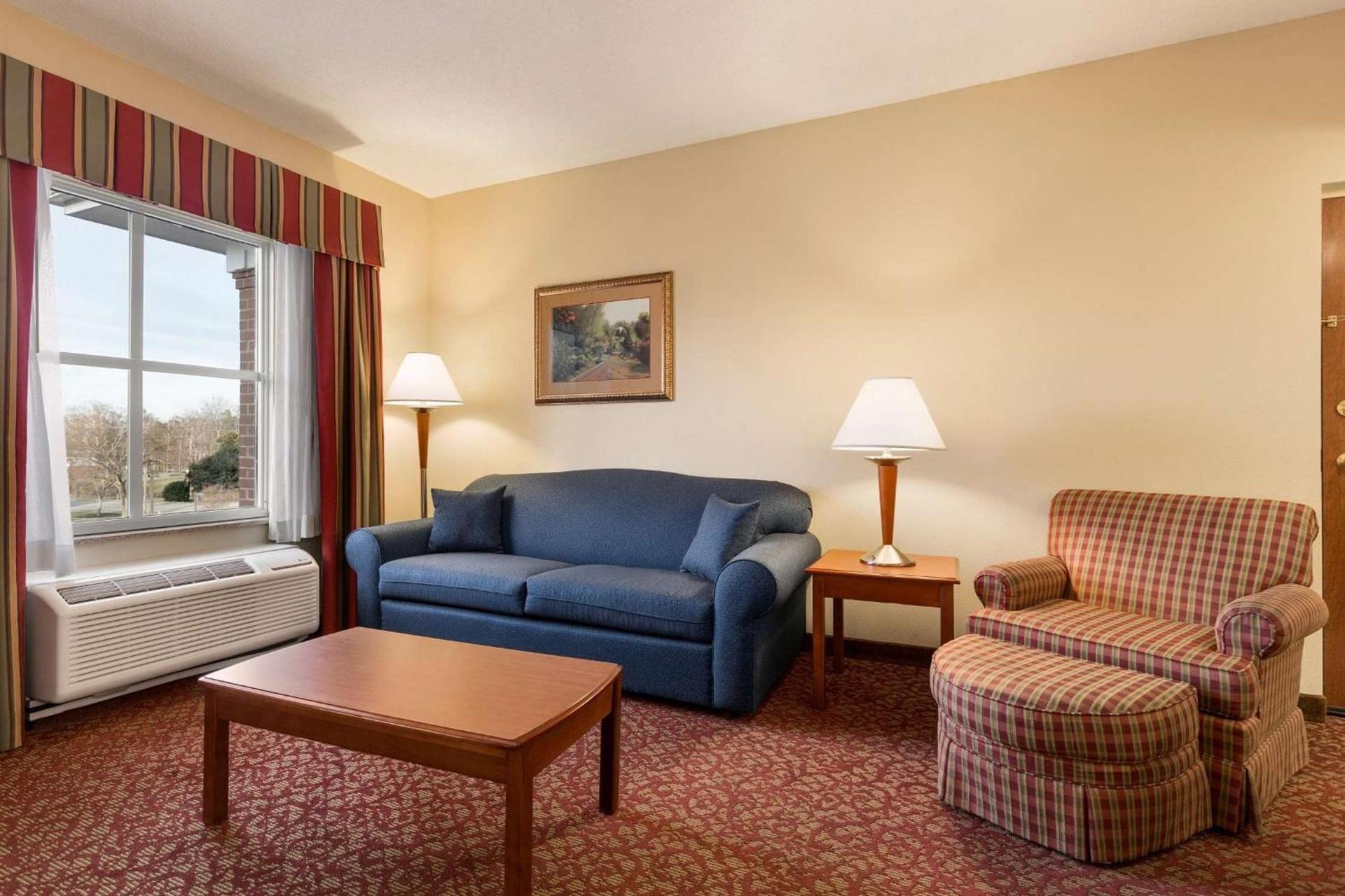 Hampton Inn & Suites Williamsburg Historic District photo 5