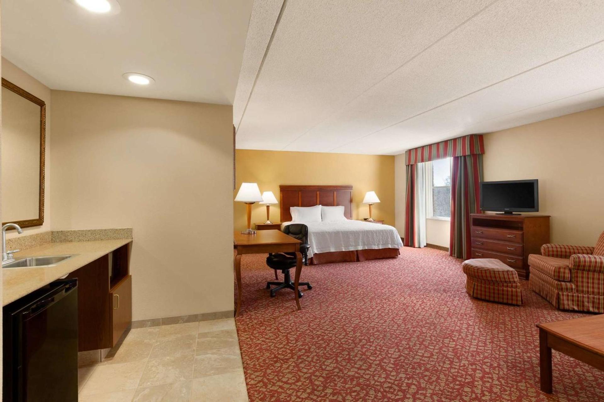 Hampton Inn & Suites Williamsburg Historic District photo 27