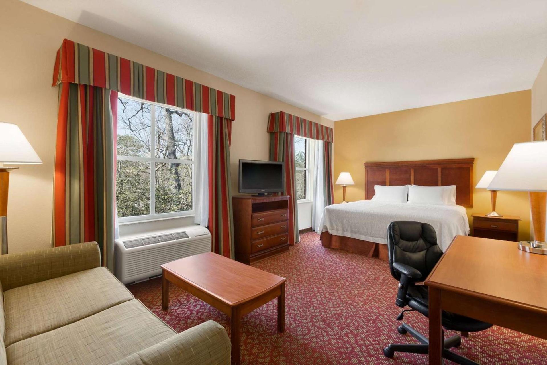 Hampton Inn & Suites Williamsburg Historic District photo 16