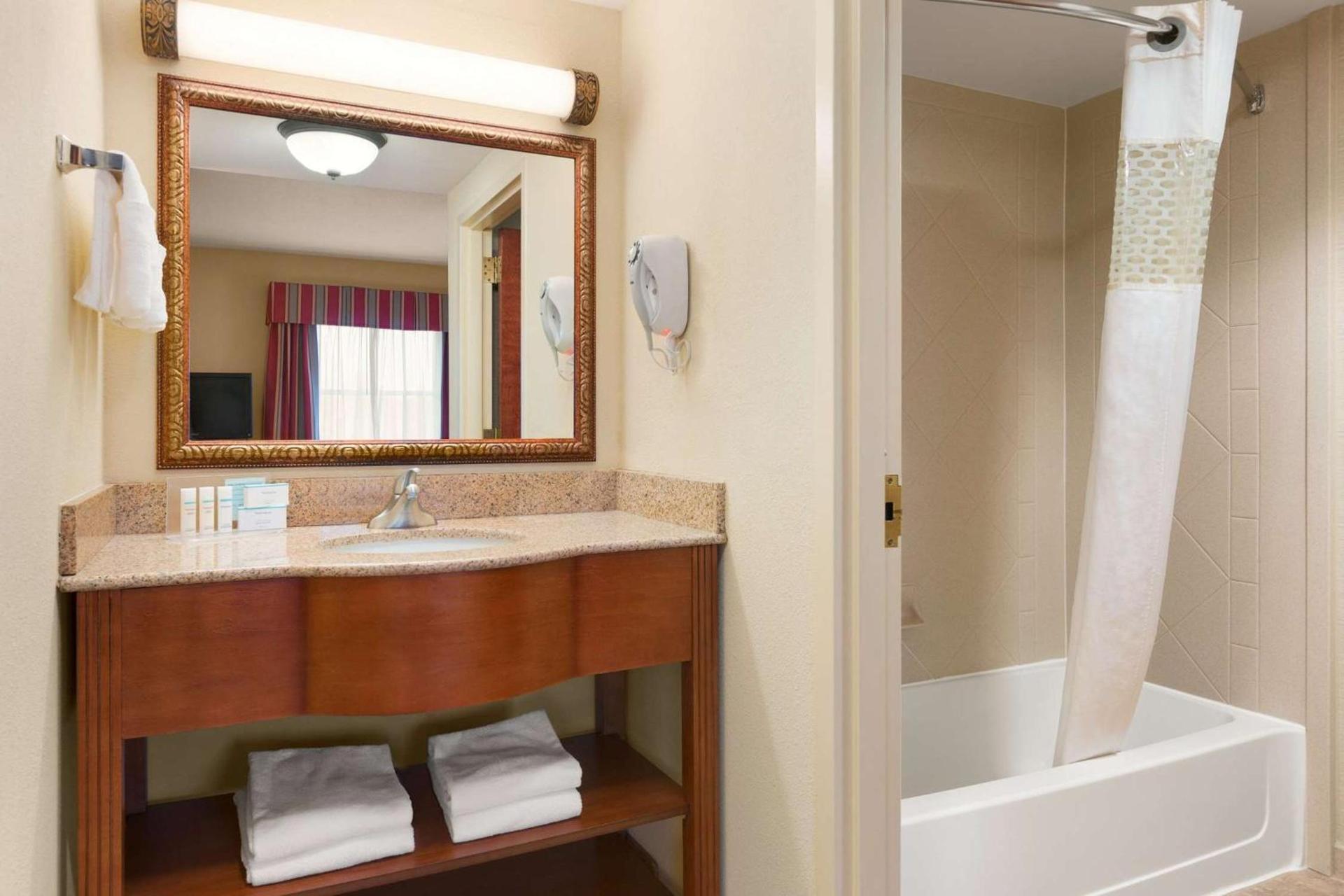 Hampton Inn & Suites Williamsburg Historic District photo 10