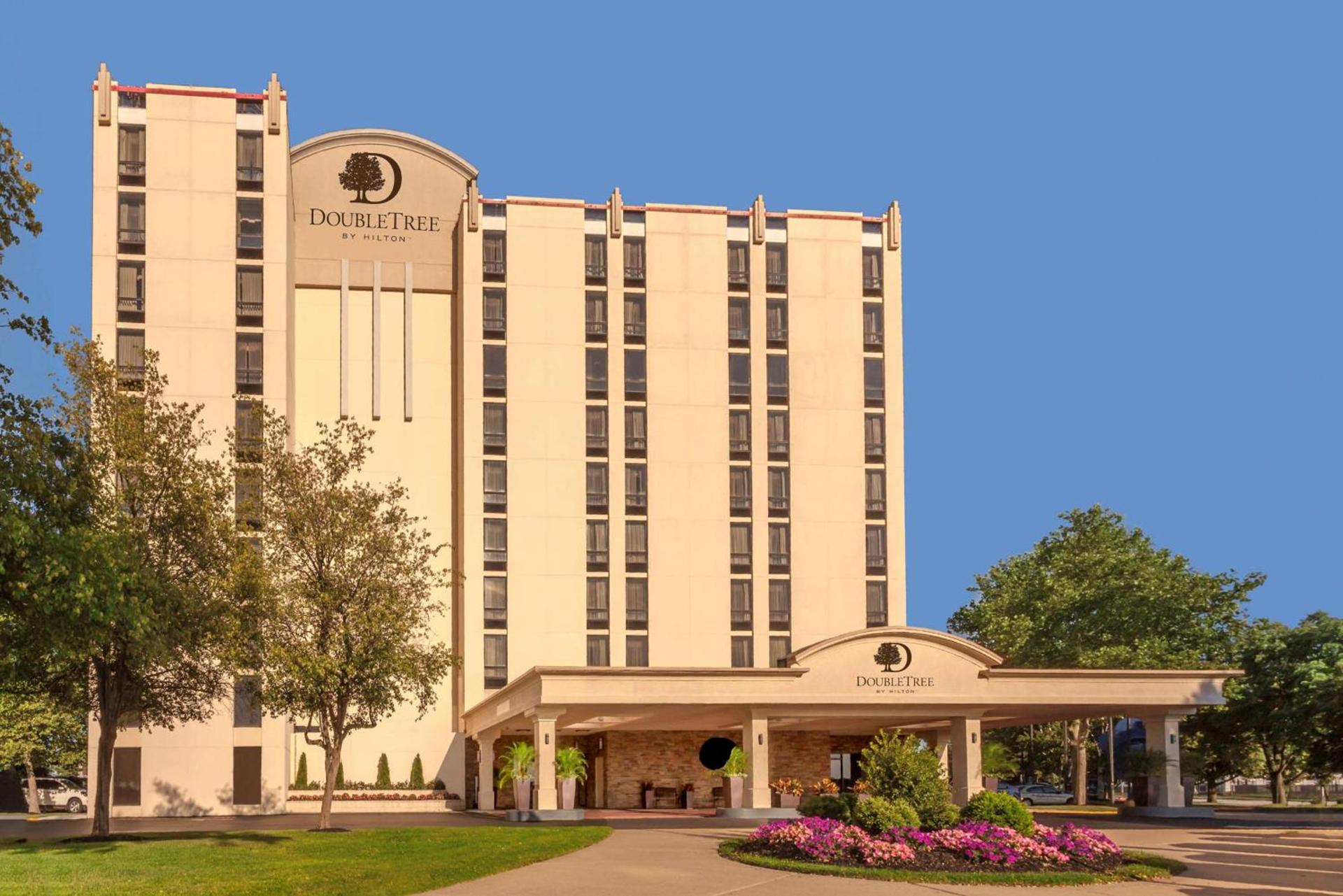 DoubleTree by Hilton Philadelphia Airport photo 1