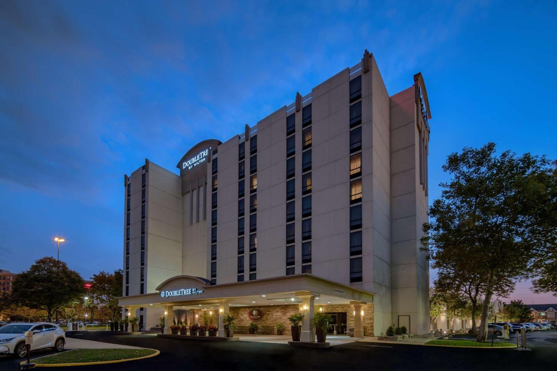 DoubleTree by Hilton Philadelphia Airport photo 2