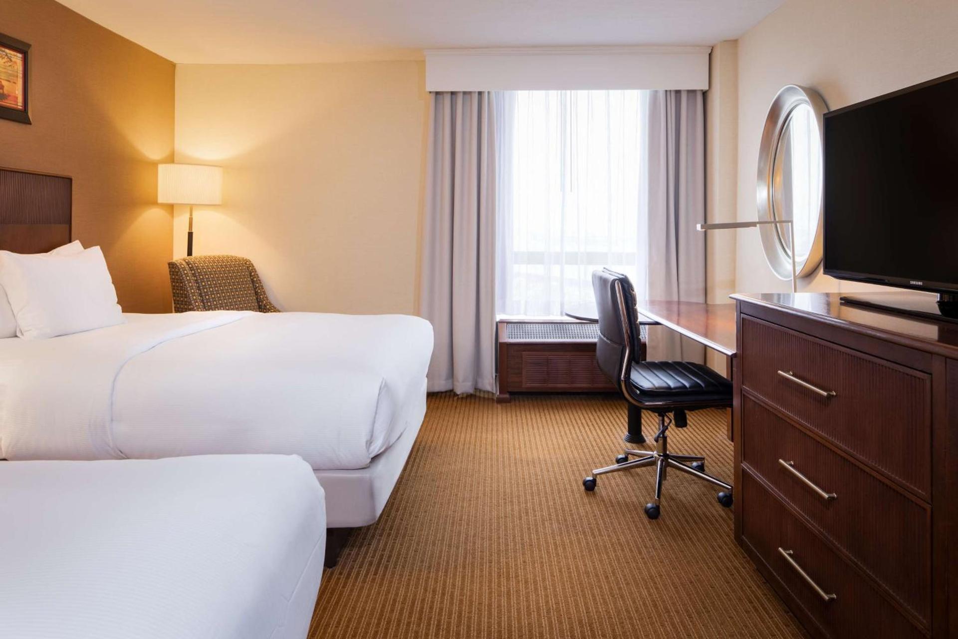 DoubleTree by Hilton Philadelphia Airport photo 18