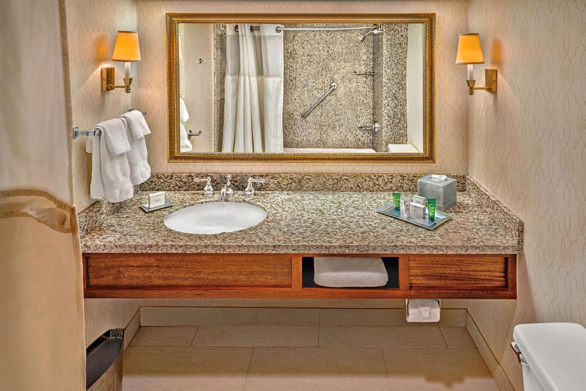 DoubleTree by Hilton Philadelphia Airport photo 20