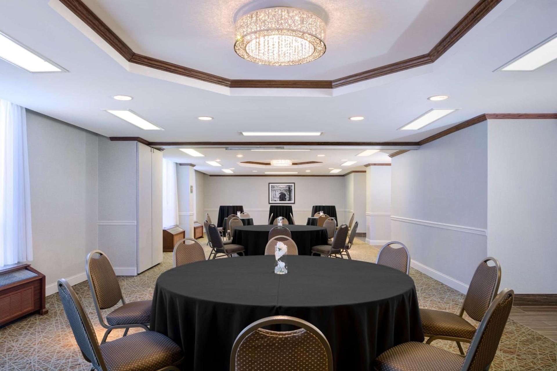 DoubleTree by Hilton Philadelphia Airport photo 35