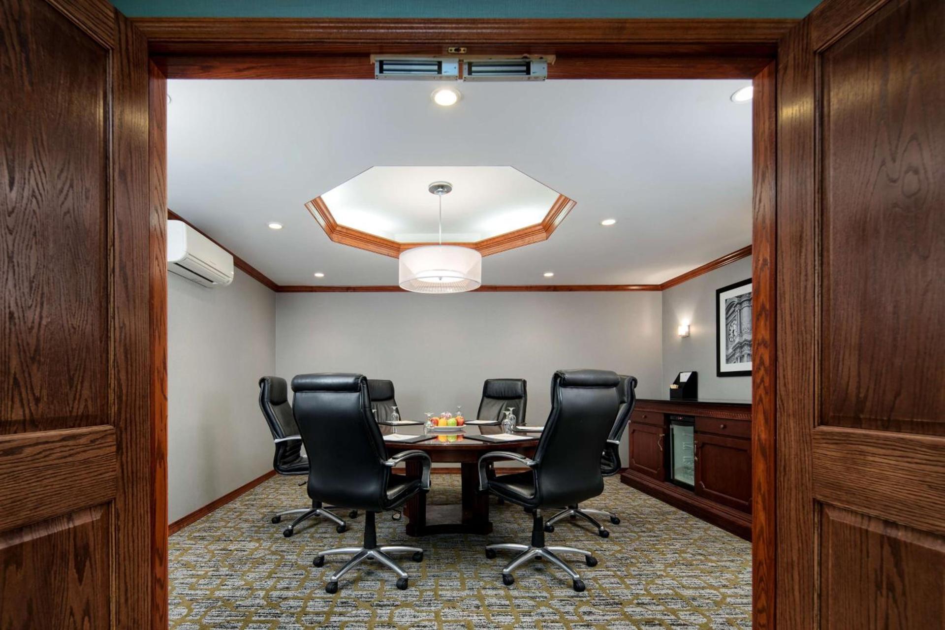 DoubleTree by Hilton Philadelphia Airport photo 36