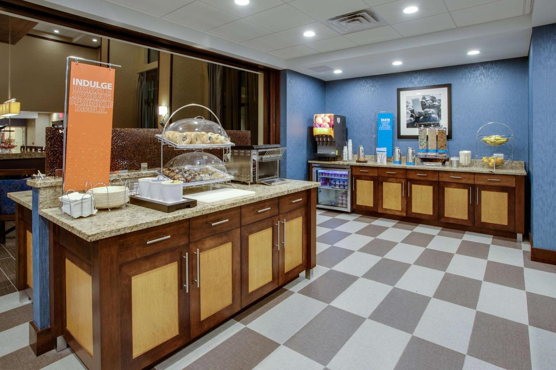 Hampton Inn & Suites Philadelphia/Bensalem photo 11