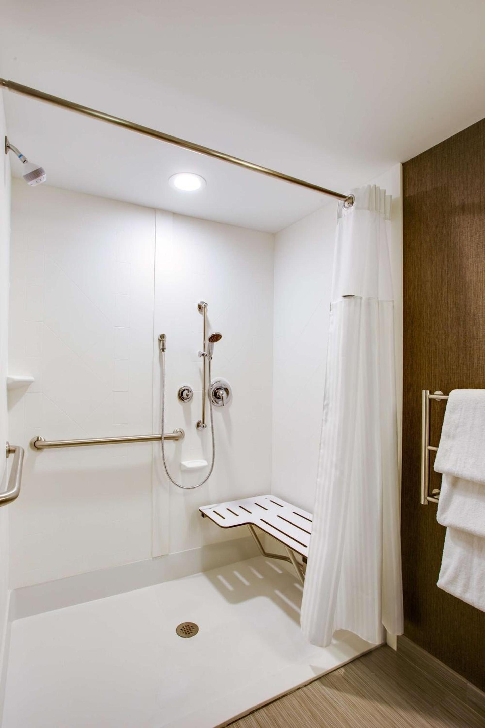Hampton Inn & Suites Philadelphia/Bensalem photo 17